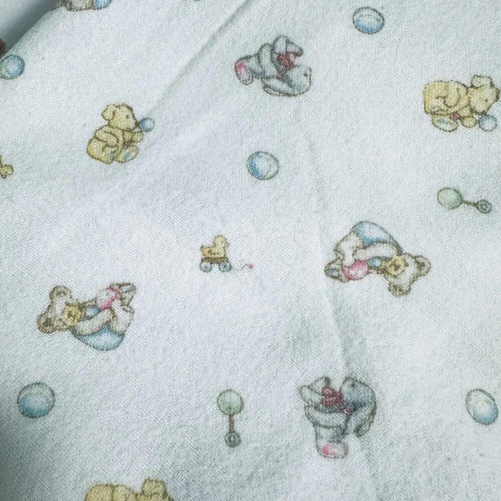 2 Carter’s Baby Receiving Blankets 100% Cotton 30x40 VTG Print Bears & Floral